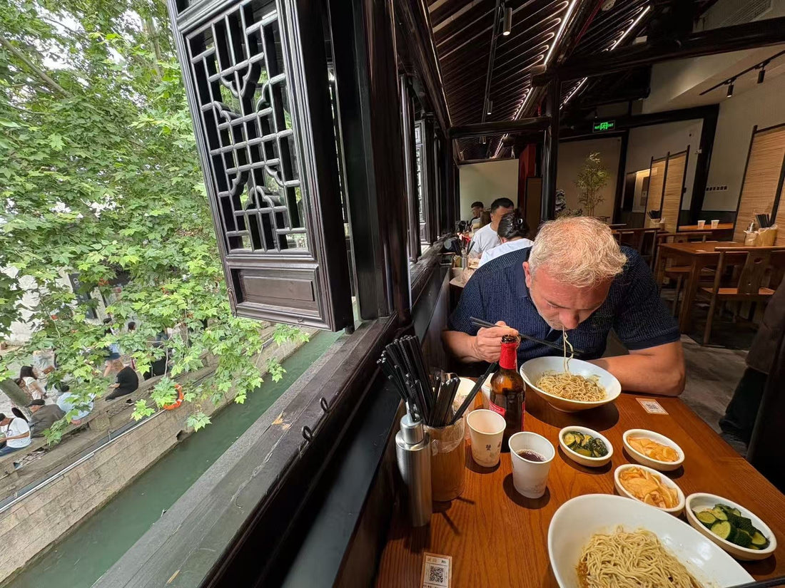 Dining with the Seasons: The Daoist Art of Healing Through Food and Tea